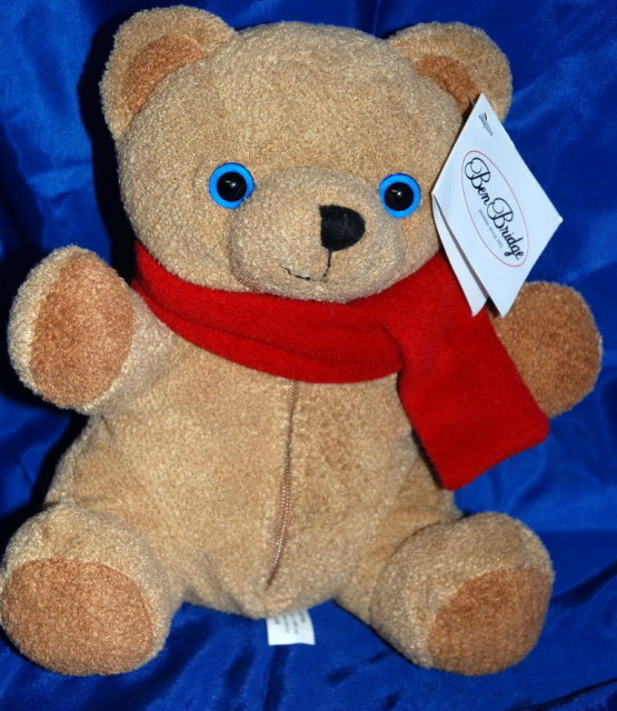 Ben Bridge Jeweler Benny Bear 2001 with gift pouch