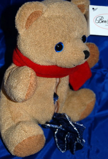 Ben Bridge Jeweler Benny Bear 2001 with gift pouch
