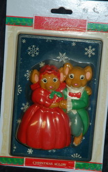 Cute Mice Couple Christmas Aglow Switch Plate New in Package from the House of Lloyd