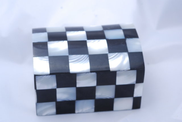 Mother of Pearl Shell & Black Onyx Trinket