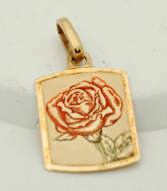 14K Gold enamel rose pendant 1.6 Grams