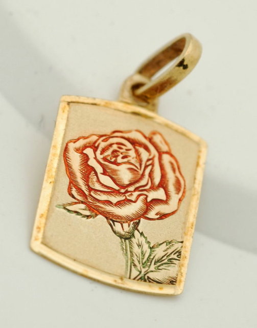 14K Gold enamel rose pendant 1.6 Grams