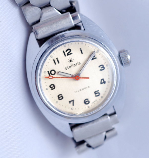 Vintage Ladies Stellaris 17 Jewel Watch /Red Second hand