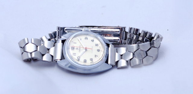 Vintage Ladies Stellaris 17 Jewel Watch /Red Second hand