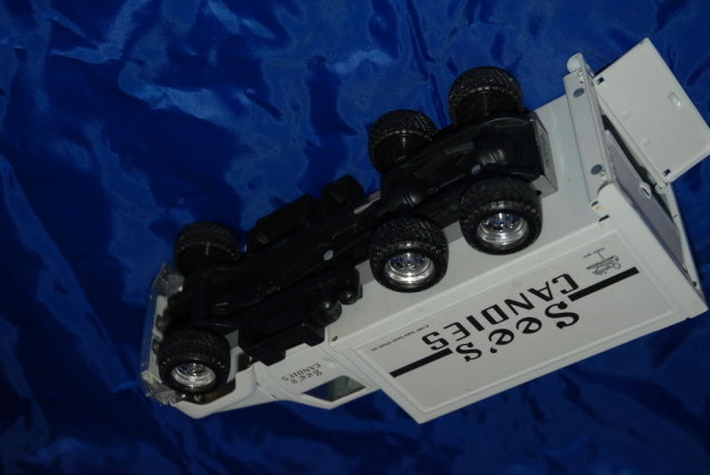 See's Candy International Truck 1987 by Ertl Pressed Steel 10