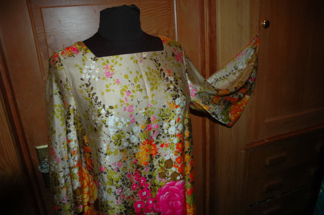 Swing Dress size Med Brightly Colored - Vintage Retro 60's