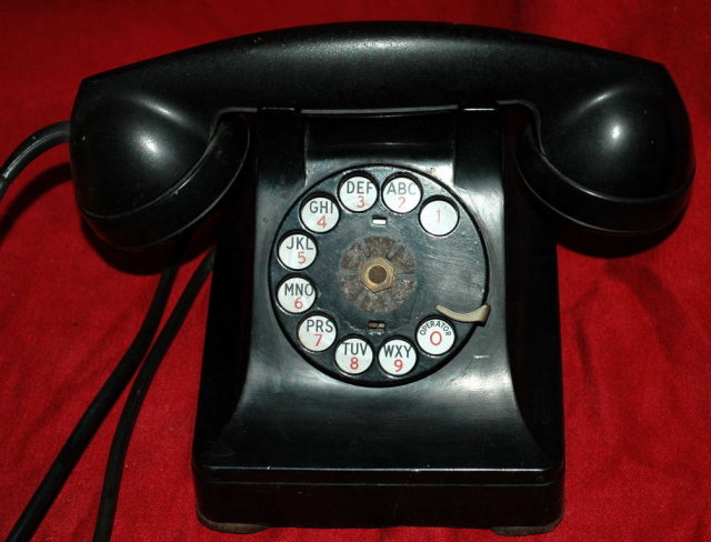 Dial Phone Western Electric 302 - Thermoplastic made for Bell Telephone company