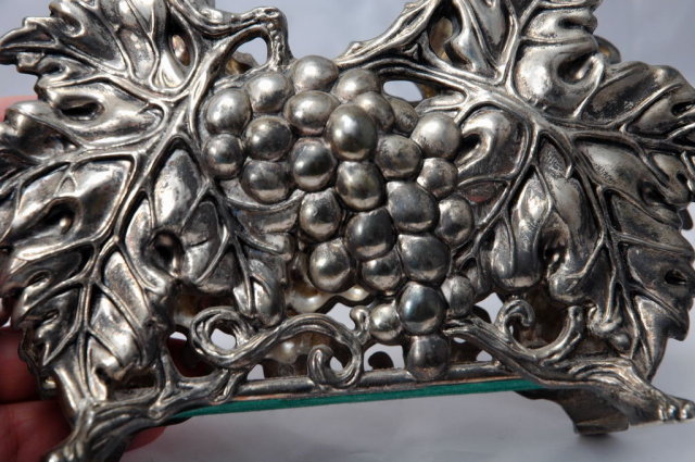 Old Godinger Silver Plated Grape Design Napkin Holder