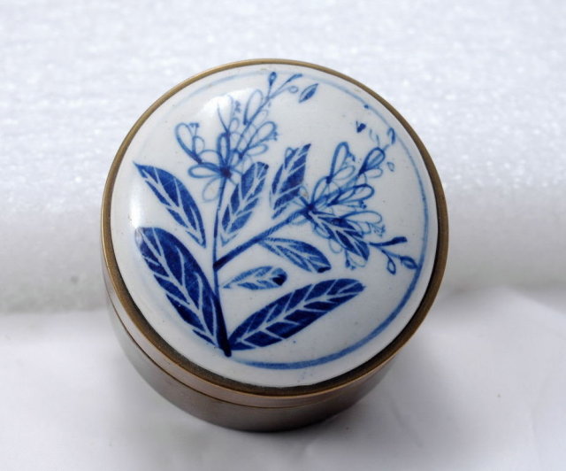 Blue White Porcelain Top Brass Container Round Trinket Box **PRICE REDUCED!!**