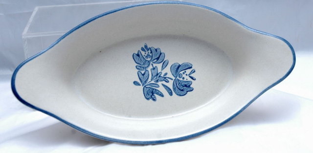 Pfaltzgraff Yorktowne Stoneware Oval Serving Dish