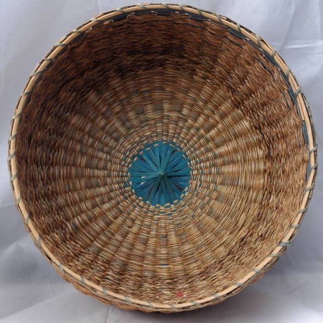 Sweet Grass Basket Great Lakes Region Native American , Large with Lid
