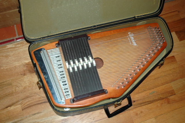 Oscar Schmidt Autoharp in case with song book