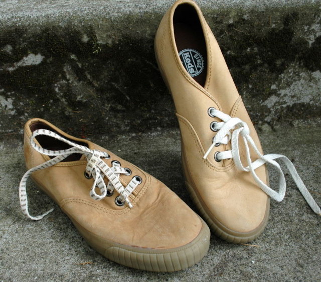 Vintage Sneakers Tan Suede Keds Woman's Size 9 * PRICE REDUCED !*