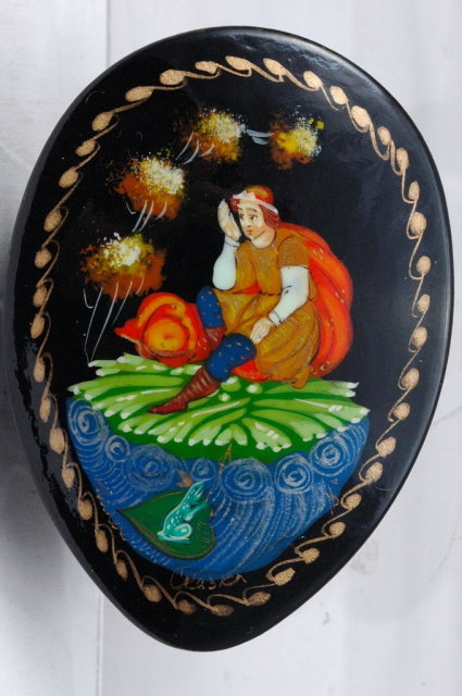 Russian Lacquer Palekh Box Artist Signed Oval