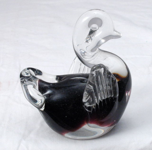 FM Konstglas Swan Paperweight Clear & Garnet RED / RONNEBY Sweden