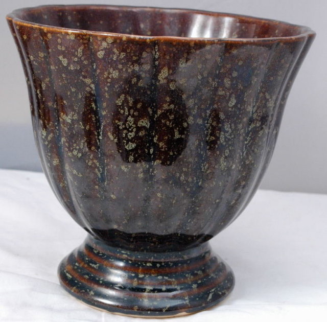 Deco Brush Footed Pottery Bowl Brown Glaze with Speckles