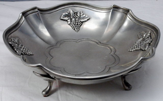 Estanhos 95% SN Portugal Pewter Grape Dish Signed F.D.