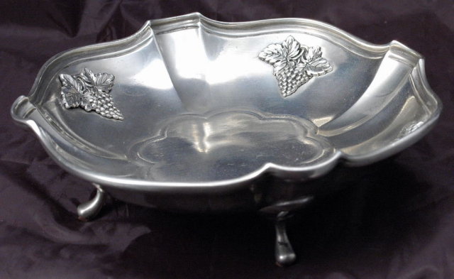 Estanhos 95% SN Portugal Pewter Grape Dish Signed F.D.