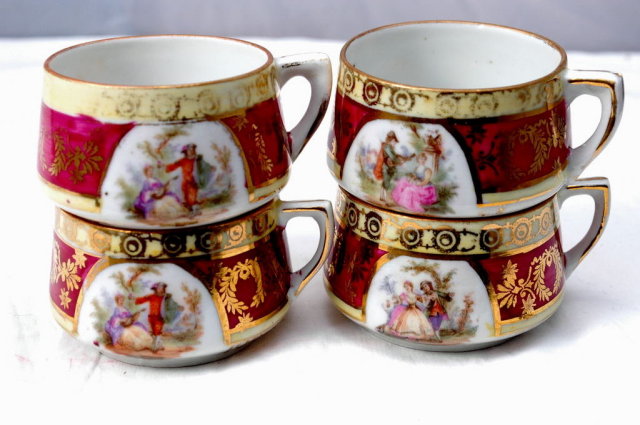 4 Demitasse Cup Romantic Colonial Scenes with Gold Gilding
