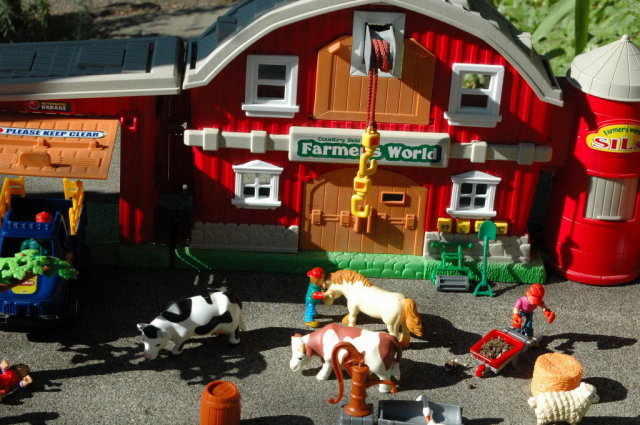 Farmer's World Country Farm Playset