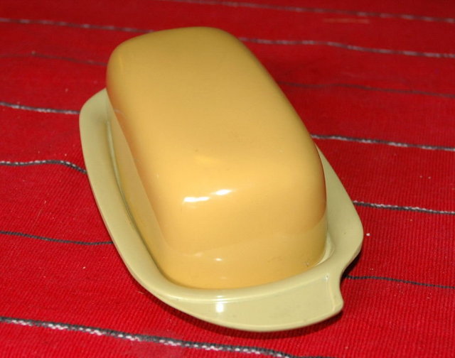 Vintage Melmac Yellow Butter Dish with style * PRICE REDUCED !*
