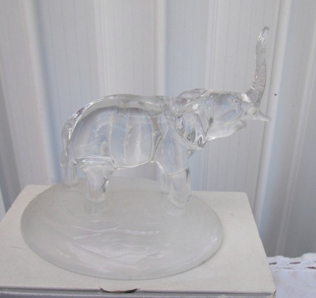 CRISTAL D'ARQUES ELEPHANT MADE IN FRANCE
