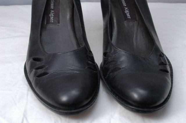 Vintage Etienne Aigner Black Heels Pumps with Cut outs size 8.5 M