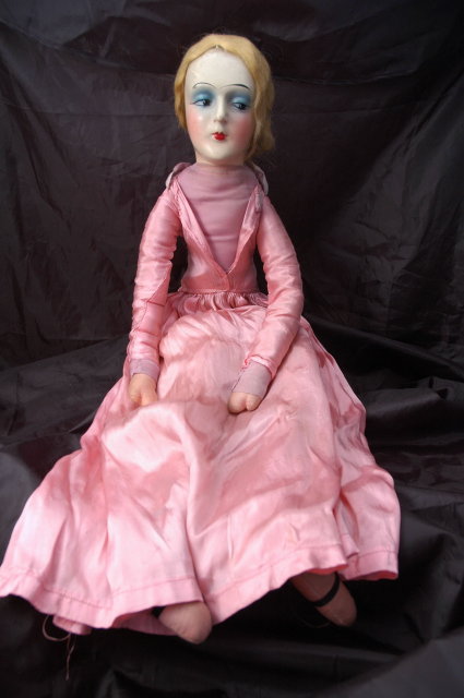 ANTIQUE FRENCH BOUDOIR BED DOLL 26