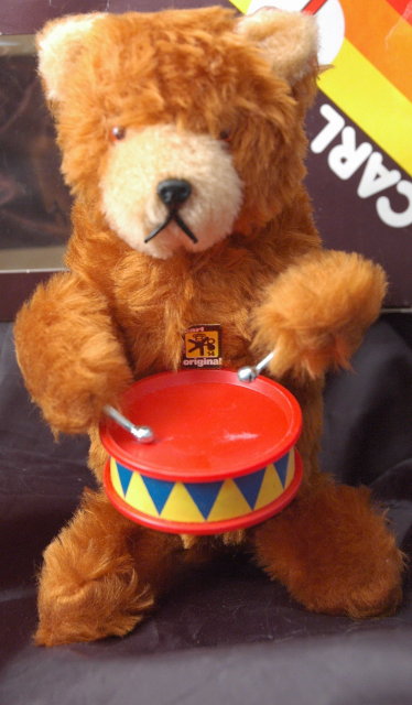 Plush wind-up bear playing cymbals, Carl Original West Germany in box