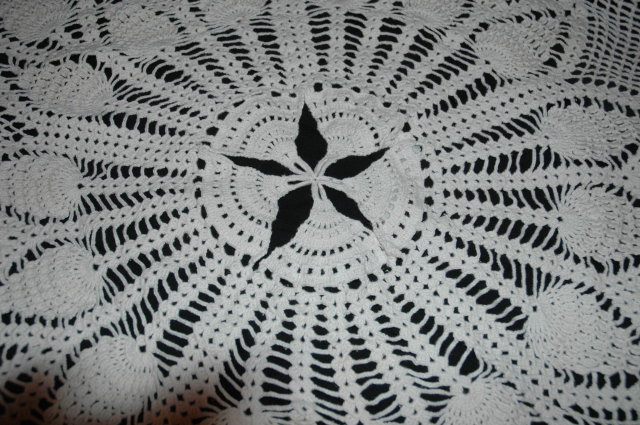 Round Hand Crocheted Tea Table Linen 42