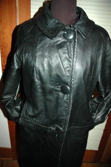 Vintage Black Leather Coat with zip in faux fur lining.