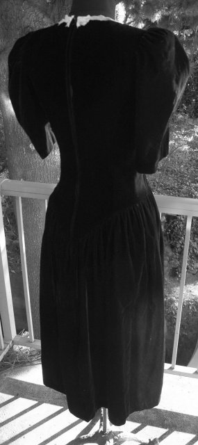 Velvet Lace Dress Princess Cut size 5-6 by Applauzz