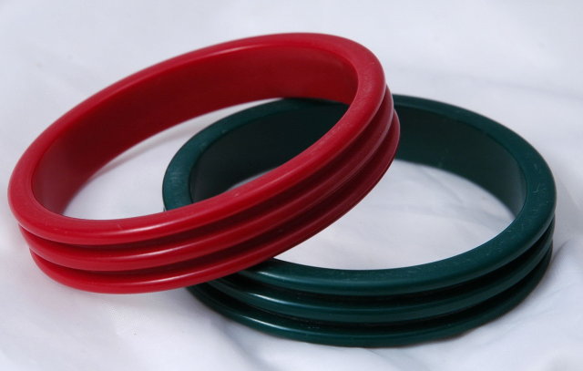 Bakelite or Lucite Bangles Pair Green & Red Set