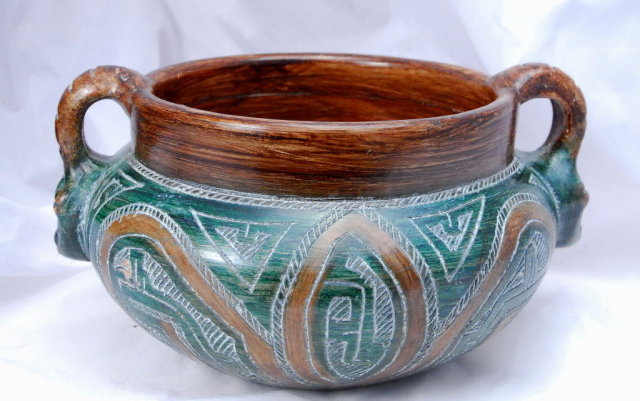 Native American Pottery jardiniere bowl, signed on the bottom Jesse Mendes,