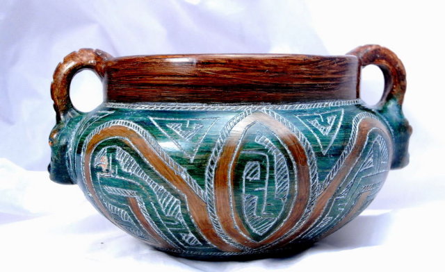 Native American Pottery jardiniere bowl, signed on the bottom Jesse Mendes,