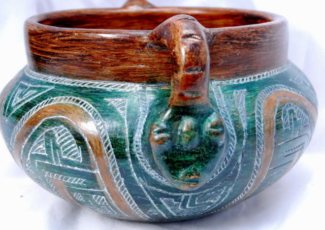 Native American Pottery jardiniere bowl, signed on the bottom Jesse Mendes,
