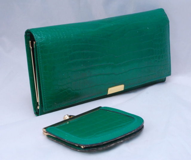 Vintage Green Pressed Leather Pocket Book Wallet , with matching coin purse Made in Japan