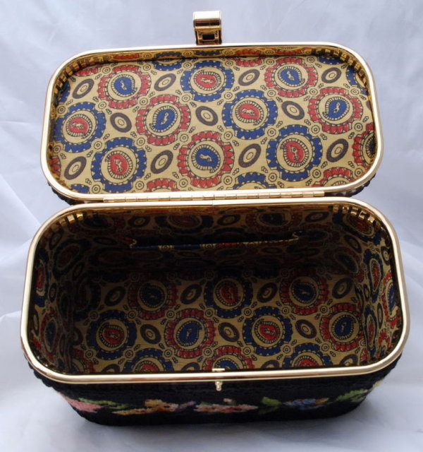 Vintage 60's Julius Resnick JR Florida Needlepoint Box Purse with Lucite Handle