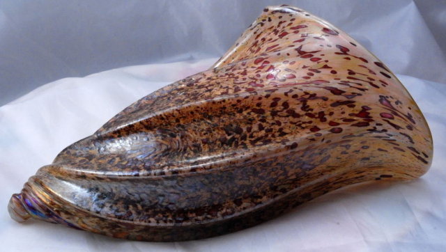 Iridescent Luster Art Glass Sea Shell * PRICED REDUCED! **