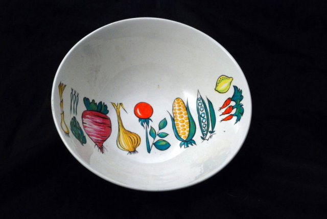 Vintage Villeroy and Boch Vegetable Serving Bowl. Primabella from Villeroy & Boch made in Luxembourg, about 50s 60s