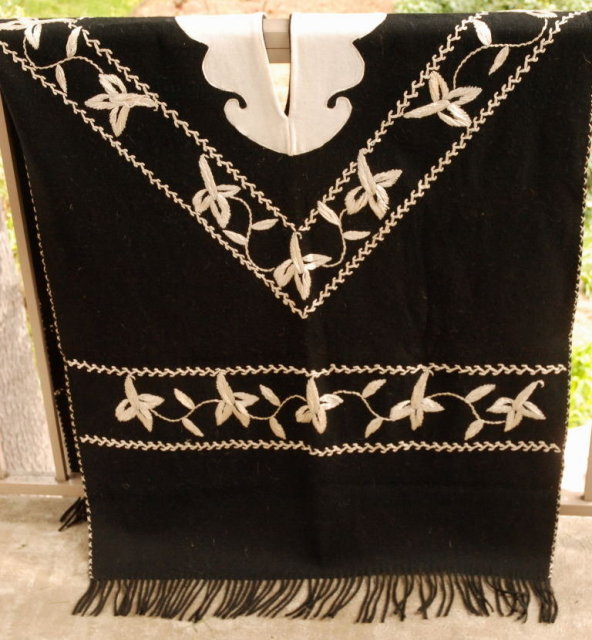 Spanish Embroidered Alpaca Wool Felt Poncho Serape Warm and Stylish * PRICED REDUCED! ** Free Shipping !