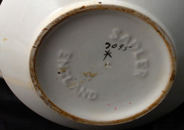 Saddler England Teapot Cream with Gold Trim **PRICE REDUCTION**!