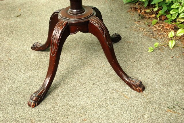 Antique Claw Foot Pie Crust Top Tea Table *** PRICE REDUCED!***
