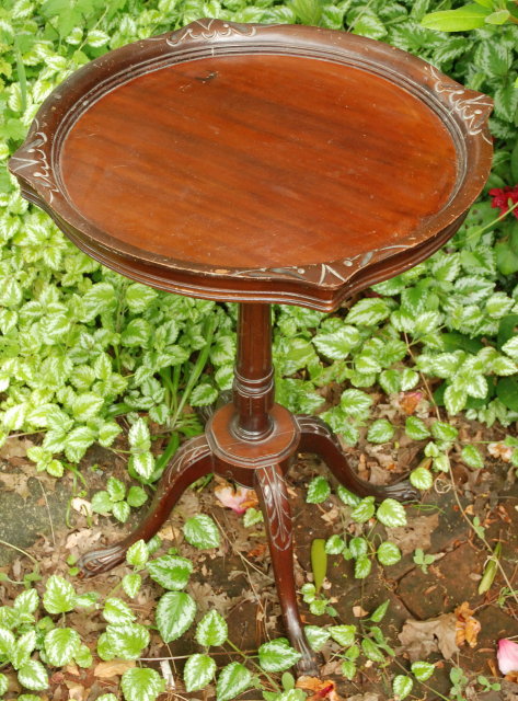Antique Claw Foot Pie Crust Top Tea Table *** PRICE REDUCED!***