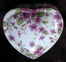 Lefton Porcelain Musical Heart Tinket box