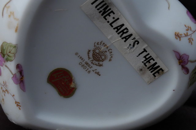 Lefton Porcelain Musical Heart Tinket box