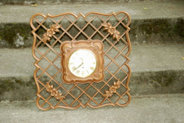 Huge Lattice Syroco Wall Clock, 8 Day Jeweled Wind Up with key. of Syroco Wood RARE STYLE * PRICED REDUCED! **