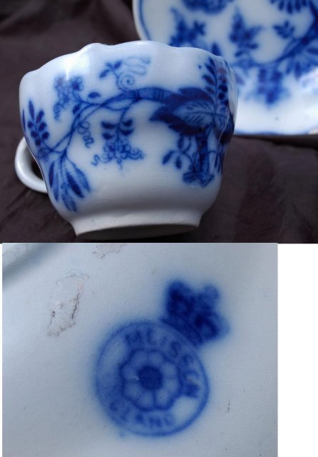 Meissen China Flow Blue Onion Pattern Tea Cup Saucer x 2