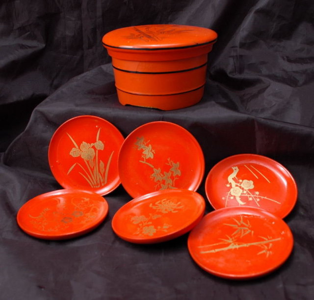 Vintage Japanese Lacquer-ware Wood Coaster with Container Cinnabar Black and Gold