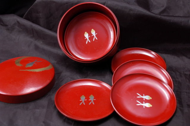 Vintage Japanese Lacquer-ware Coaster with Container Cinnabar and Gold